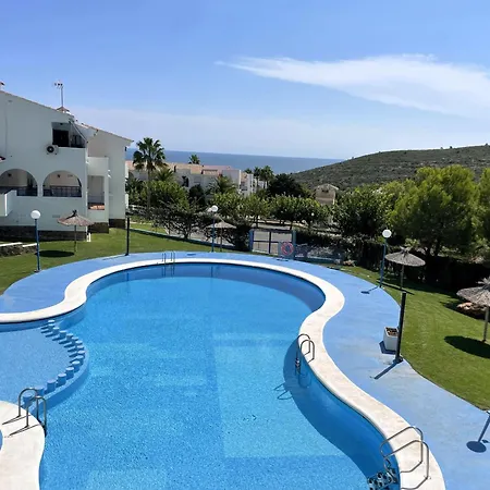 Font Sol Holidays Lek